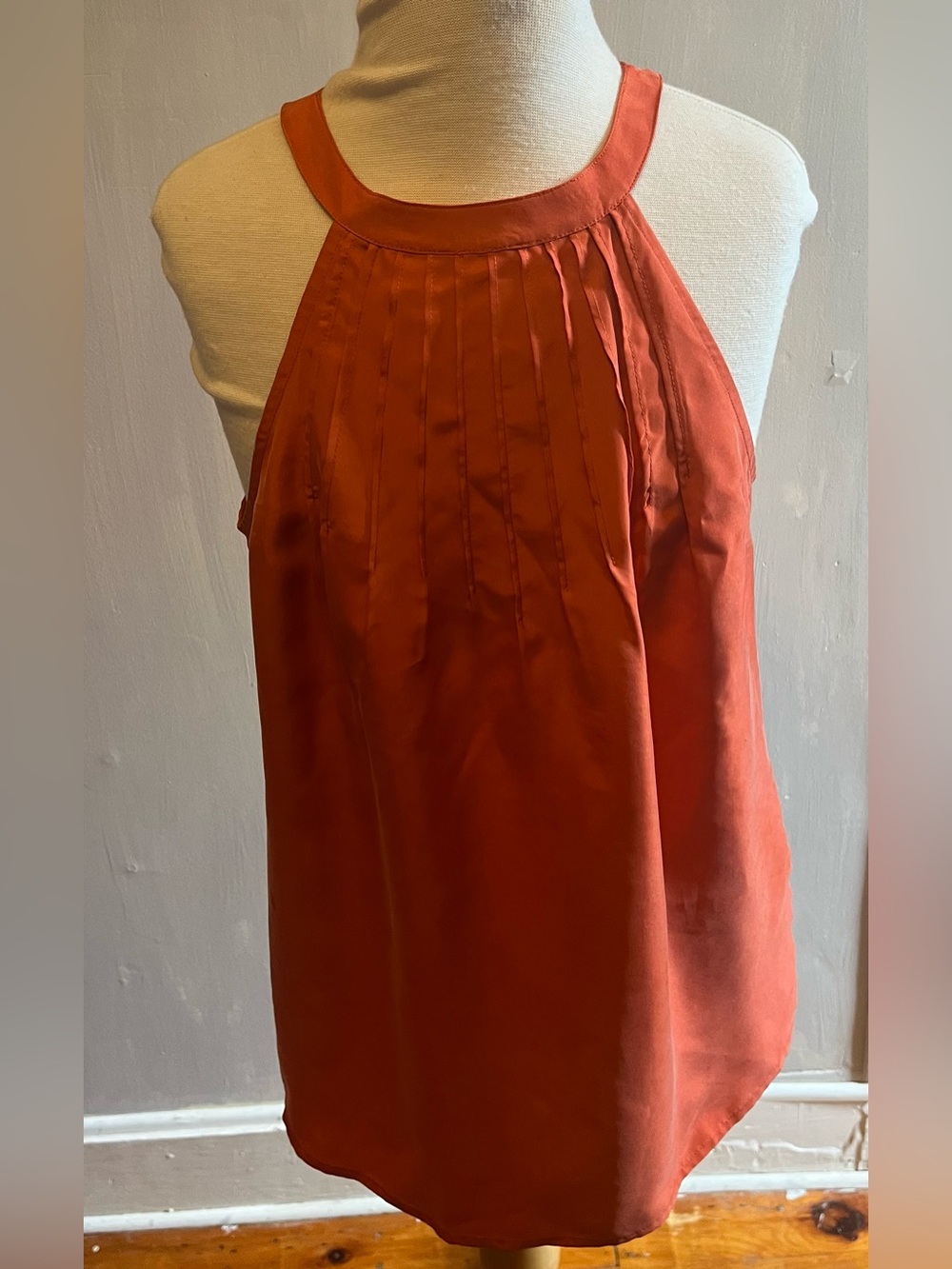 MARTIN & OSA Mock Neck Silk Sleeveless Top Back Button Size 4 NWT’s